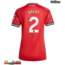 Camisa de Futebol Manchester United Diogo Dalot #2 Equipamento Principal Mulheres 2025-26 Manga Curta